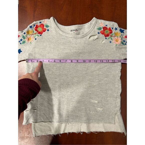 Hudson Kids Embroidered Destructed Distressed Grey Floral Sweater Kids Size 9/10 - Picture 8 of 9